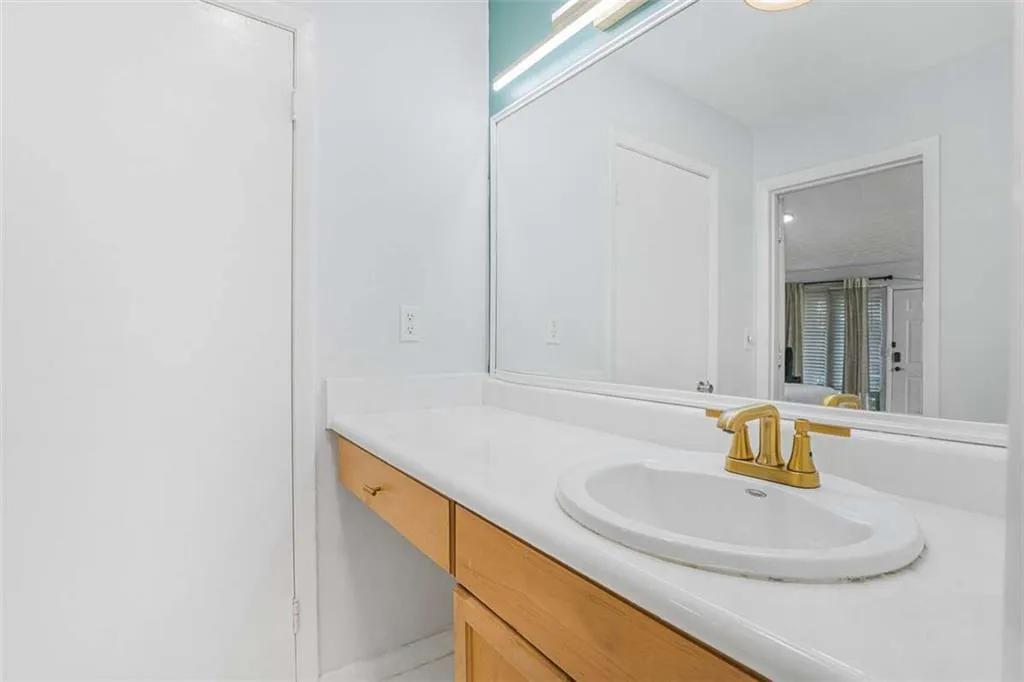 1150 Collier Road Unit 25d, Atlanta, Georgia 30318, 1 Bedroom Bedrooms, 0 ,1 BathroomBathrooms,Residential,For Sale,1150 Collier Road Unit 25d,7794309