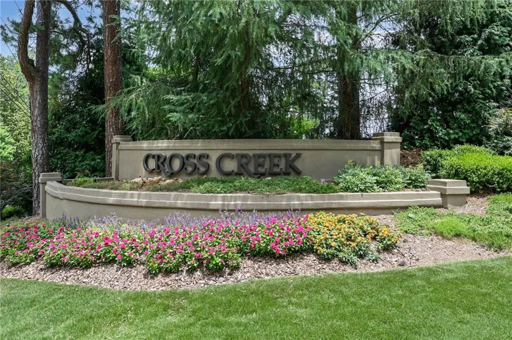 70 Chaumont Square Nw, Atlanta, Georgia 30327, 3 Bedrooms Bedrooms, 0 ,2 BathroomsBathrooms,Residential,For Sale,70 Chaumont Square Nw,7789081