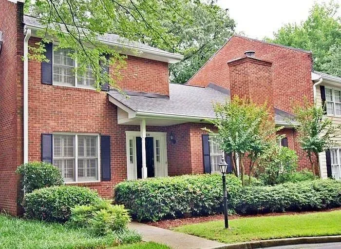 Atlanta, Georgia 30327, 3 Bedrooms Bedrooms, 0 ,2 BathroomsBathrooms,Residential,For Sale,7798623