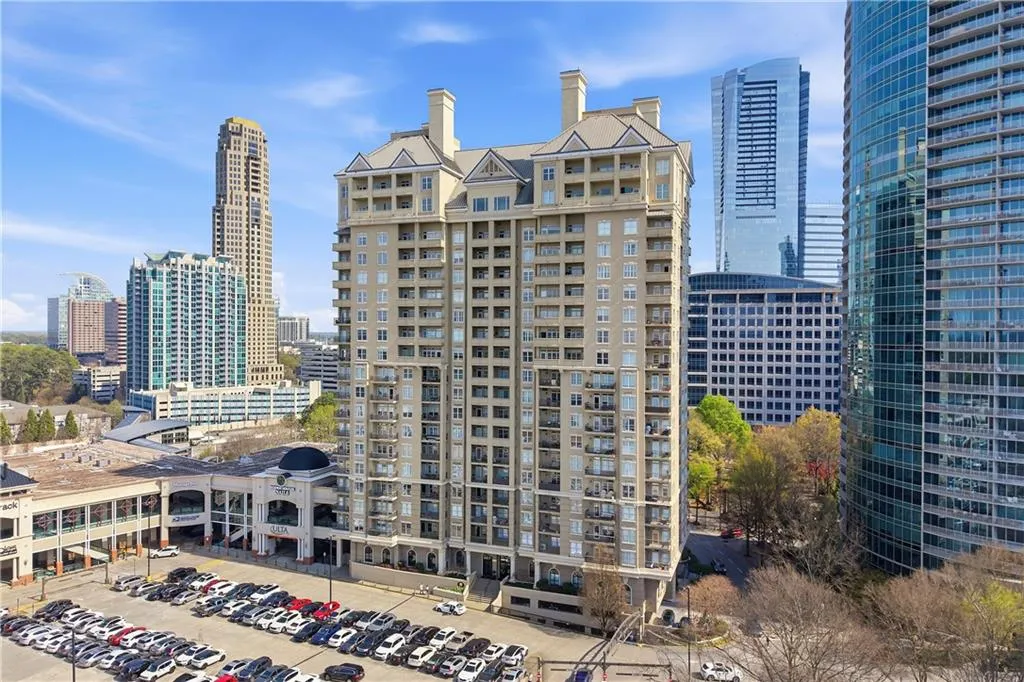 3334 Peachtree Road Ne Unit 212, Atlanta, Georgia 30326, 2 Bedrooms Bedrooms, 0 ,2 BathroomsBathrooms,Residential,For Sale,3334 Peachtree Road Ne Unit 212,7804474