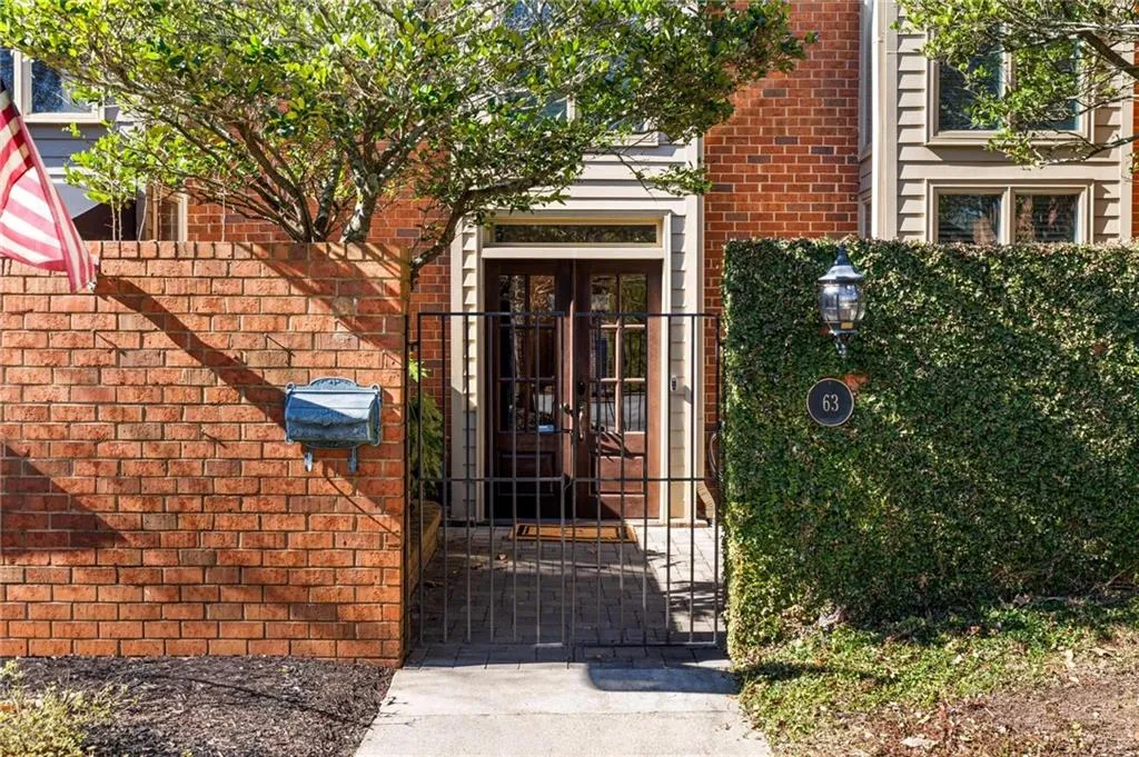 63 Willow Glen, Atlanta, Georgia 30342, 3 Bedrooms Bedrooms, 0 ,2 BathroomsBathrooms,Residential,For Sale,63 Willow Glen,7824288