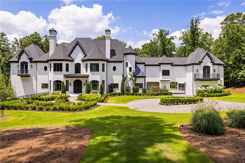 5320 Riverview Road Nw, Atlanta, Georgia 30327, 7 Bedrooms Bedrooms, 0 ,8 BathroomsBathrooms,Residential,For Sale,5320 Riverview Road Nw,7822959