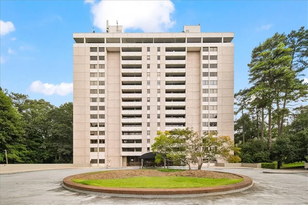 3530 Piedmont Road Ne Unit 7k, Atlanta, Georgia 30305, 2 Bedrooms Bedrooms, 0 ,2 BathroomsBathrooms,Residential,For Sale,3530 Piedmont Road Ne Unit 7k,7805021