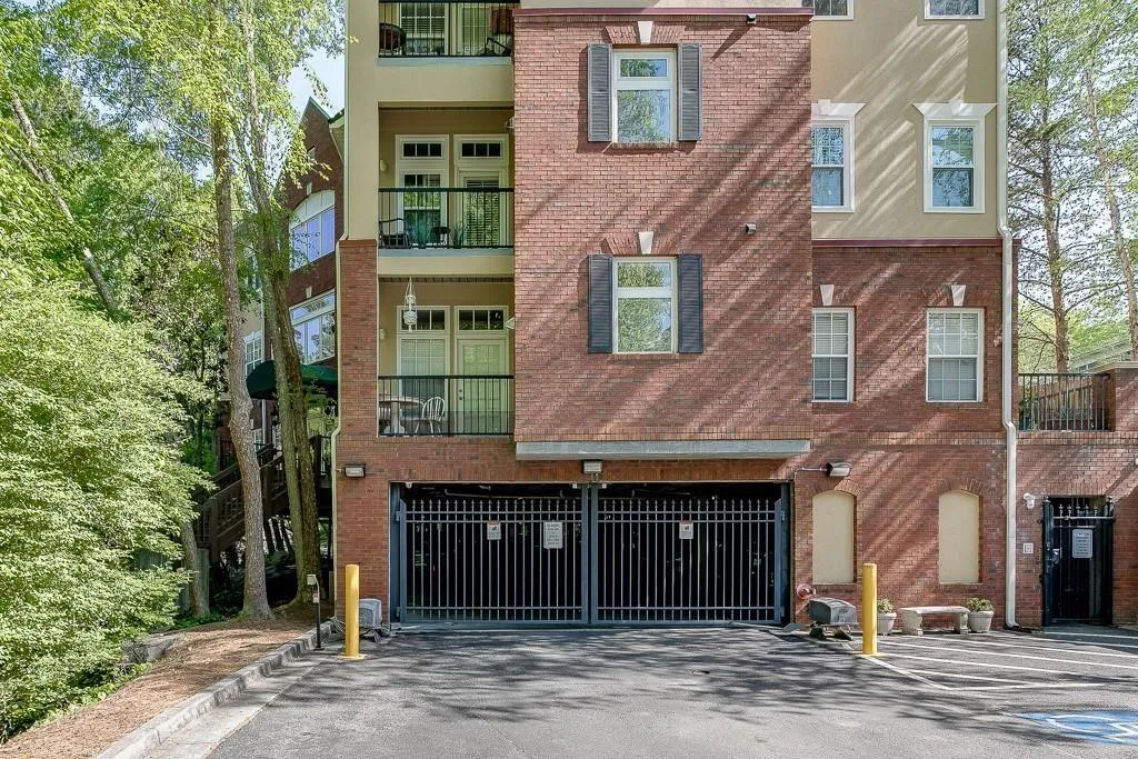 424 Lindbergh Drive Ne Unit 103, Atlanta, Georgia 30305, 2 Bedrooms Bedrooms, 0 ,2 BathroomsBathrooms,Residential,Sold,424 Lindbergh Drive Ne Unit 103,7732111