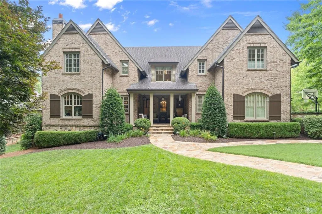 542 Hillside Drive Nw, Atlanta, Georgia 30342, 6 Bedrooms Bedrooms, 0 ,6 BathroomsBathrooms,Residential,For Sale,542 Hillside Drive Nw,7803570