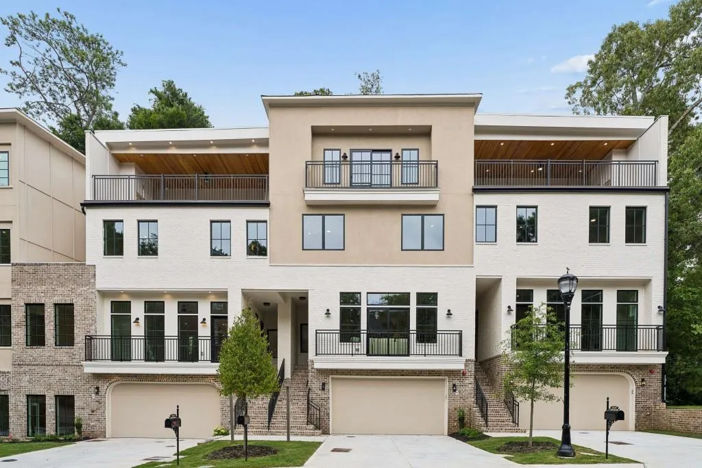 3509 Kingsboro Road, Atlanta, Georgia 30326, 5 Bedrooms Bedrooms, 0 ,4 BathroomsBathrooms,Residential,For Sale,3509 Kingsboro Road,7810321