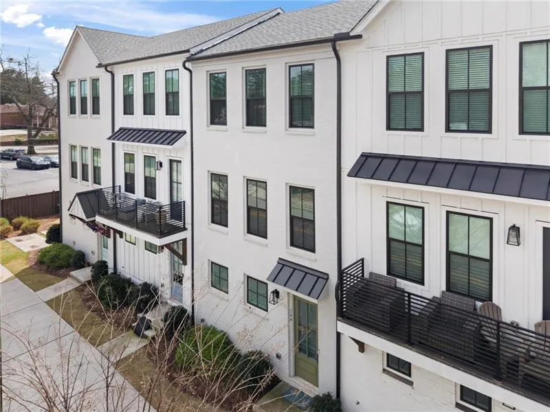 144 Chestnut Circle, Atlanta, Georgia 30342, 2 Bedrooms Bedrooms, 0 ,2 BathroomsBathrooms,Residential,Sold,144 Chestnut Circle,7813026