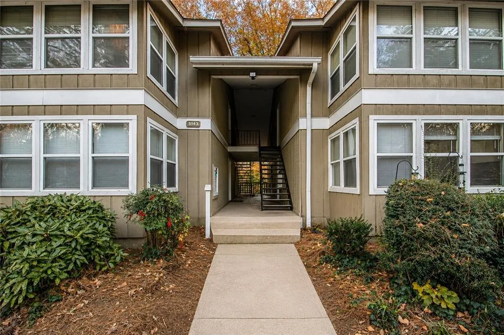 5143 Roswell Road Unit 43, Sandy Springs, Georgia 30342, 2 Bedrooms Bedrooms, 0 ,1 BathroomBathrooms,Residential,For Sale,5143 Roswell Road Unit 43,7815866
