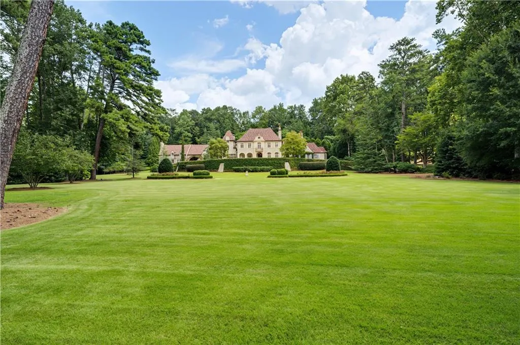 5375 Long Island Drive, Atlanta, Georgia 30327, 6 Bedrooms Bedrooms, 0 ,6 BathroomsBathrooms,Residential,For Sale,5375 Long Island Drive,7825898