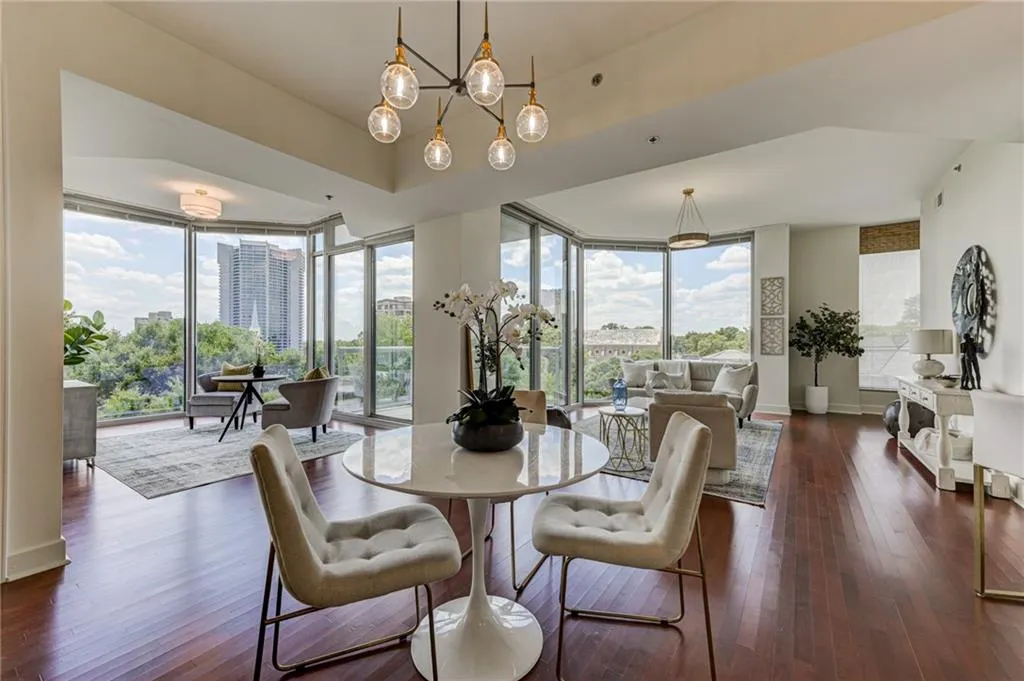 2795 Peachtree Road Ne Unit 602, Atlanta, Georgia 30305, 2 Bedrooms Bedrooms, 0 ,2 BathroomsBathrooms,Residential,For Sale,2795 Peachtree Road Ne Unit 602,7828958