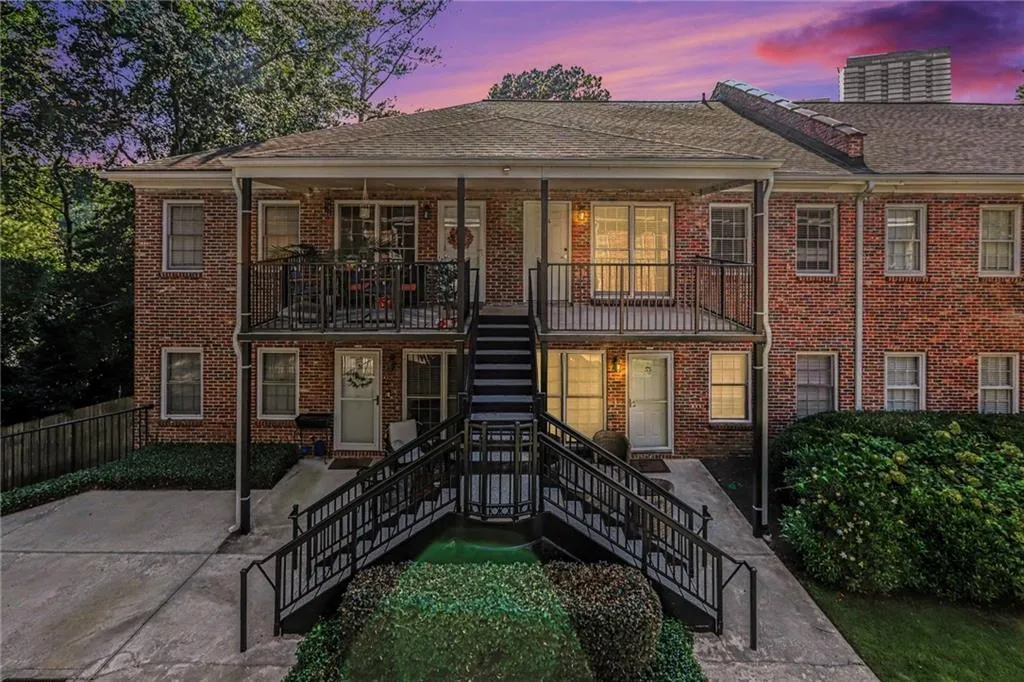 3675 Peachtree Road Ne Unit 34, Atlanta, Georgia 30319, 2 Bedrooms Bedrooms, 0 ,2 BathroomsBathrooms,Residential,For Sale,3675 Peachtree Road Ne Unit 34,7825884