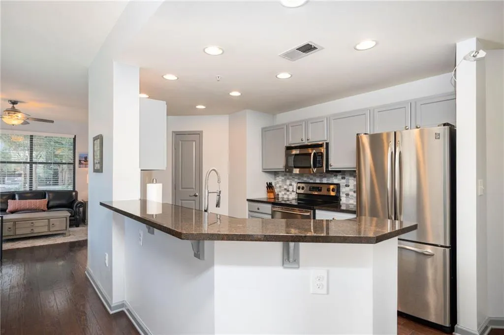 3040 Peachtree Road Nw Unit 212, Atlanta, Georgia 30305, 2 Bedrooms Bedrooms, 0 ,2 BathroomsBathrooms,Residential,For Sale,3040 Peachtree Road Nw Unit 212,7828326 3040 Peachtree Road Nw Unit 212, Atlanta, Georgia 30305, 2 Bedrooms Bedrooms, 0 ,2 BathroomsBathrooms,Residential,For Sale,3040 Peachtree Road Nw Unit 212,7828326