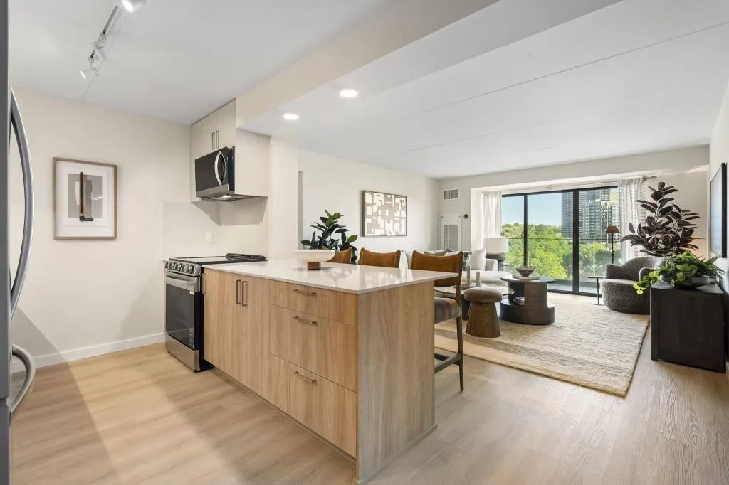 2460 Peachtree Road Ne Unit 1111, Atlanta, Georgia 30305, 2 Bedrooms Bedrooms, 0 ,2 BathroomsBathrooms,Residential,For Sale,2460 Peachtree Road Ne Unit 1111,7832028