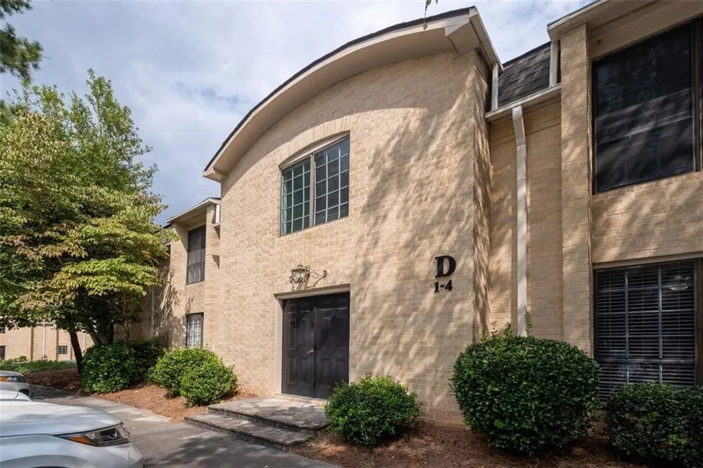 5400 Roswell Road Unit D4, Sandy Springs, Georgia 30342, 3 Bedrooms Bedrooms, 0 ,2 BathroomsBathrooms,Residential,For Sale,5400 Roswell Road Unit D4,7831381 5400 Roswell Road Unit D4, Sandy Springs, Georgia 30342, 3 Bedrooms Bedrooms, 0 ,2 BathroomsBathrooms,Residential,For Sale,5400 Roswell Road Unit D4,7831381