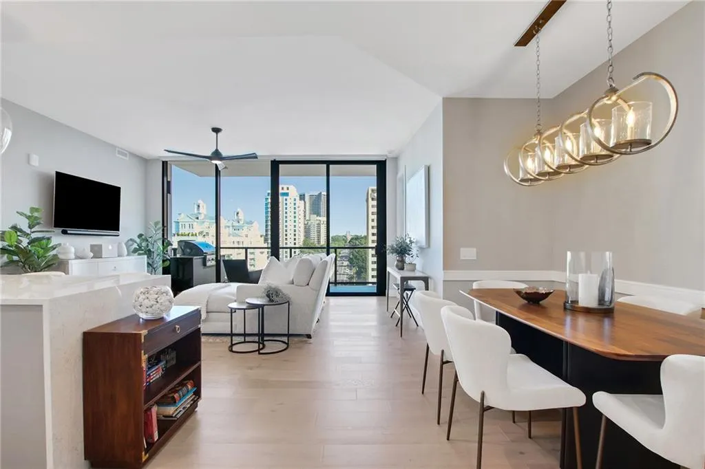2425 Peachtree Road Ne Unit 1203, Atlanta, Georgia 30305, 2 Bedrooms Bedrooms, 0 ,2 BathroomsBathrooms,Residential,For Sale,2425 Peachtree Road Ne Unit 1203,7831290