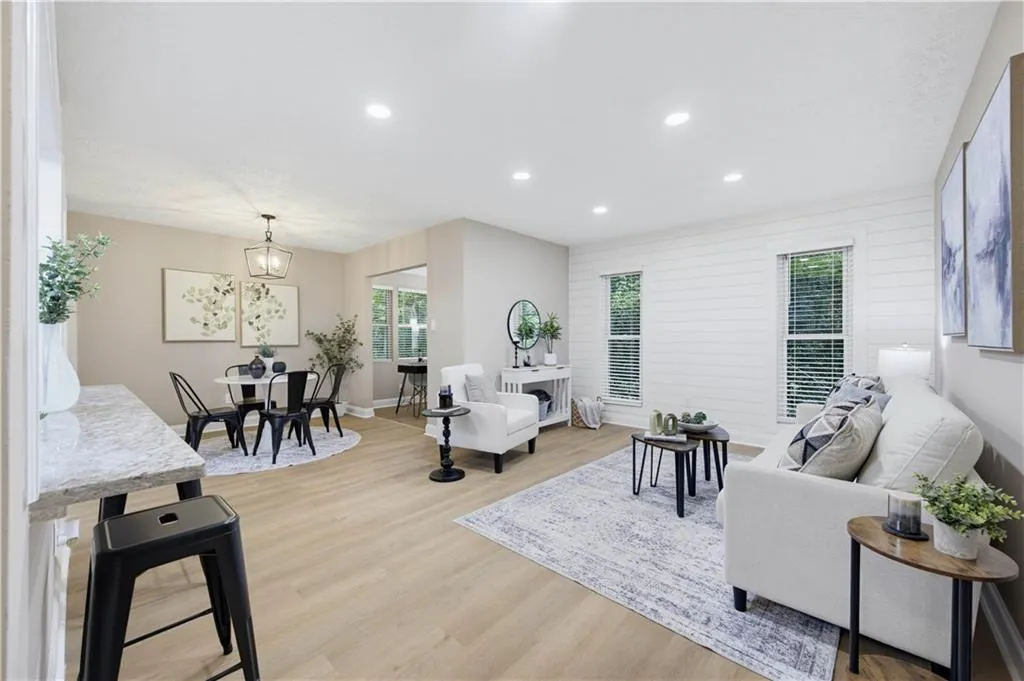 5159 Roswell Road Unit 59-1, Sandy Springs, Georgia 30342, 1 Bedroom Bedrooms, 0 ,1 BathroomBathrooms,Residential,For Sale,5159 Roswell Road Unit 59-1,7839583