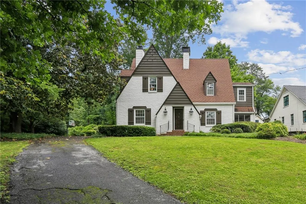3648 Kingsboro Road Ne, Atlanta, Georgia 30319, 4 Bedrooms Bedrooms, 0 ,2 BathroomsBathrooms,Residential,For Sale,3648 Kingsboro Road Ne,7840379