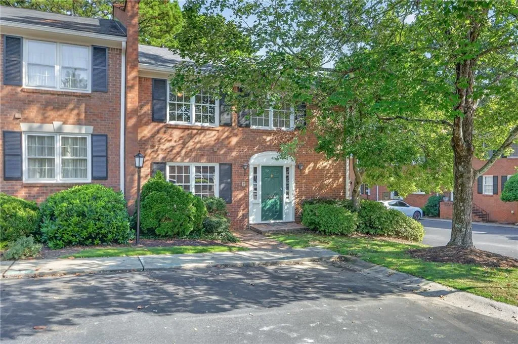 4620 Wieuca Road Ne Unit 41, Atlanta, Georgia 30342, 3 Bedrooms Bedrooms, 0 ,3 BathroomsBathrooms,Residential,For Sale,4620 Wieuca Road Ne Unit 41,7838781