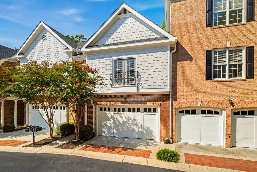 5492 Glenridge Drive Unit 544, Sandy Springs, Georgia 30342, 4 Bedrooms Bedrooms, 0 ,3 BathroomsBathrooms,Residential,For Sale,5492 Glenridge Drive Unit 544,7841604