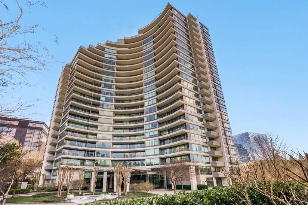 700 Park Regency Place Unit 1207, Atlanta, Georgia 30326, 2 Bedrooms Bedrooms, 0 ,2 BathroomsBathrooms,Residential,For Sale,700 Park Regency Place Unit 1207,7842219
