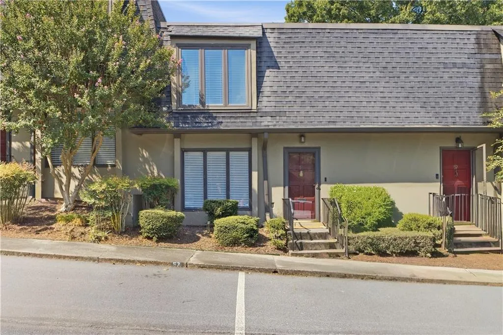 57 Ivy Trail Ne Unit 57, Atlanta, Georgia 30342, 2 Bedrooms Bedrooms, 0 ,2 BathroomsBathrooms,Residential,For Sale,57 Ivy Trail Ne Unit 57,7842286