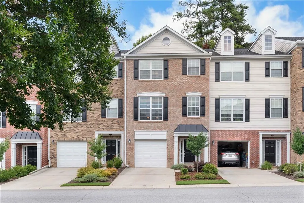 3635 Chattahoochee Summit Drive Se Unit 14, Atlanta, Georgia 30339, 3 Bedrooms Bedrooms, 0 ,3 BathroomsBathrooms,Residential,For Sale,3635 Chattahoochee Summit Drive Se Unit 14,7847273