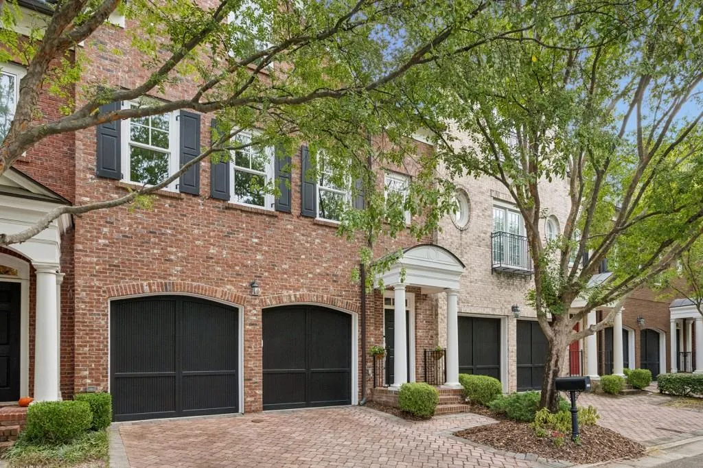 3313 Buckhead Forest Mews Ne, Atlanta, Georgia 30305, 4 Bedrooms Bedrooms, 0 ,4 BathroomsBathrooms,Residential,For Sale,3313 Buckhead Forest Mews Ne,7847562