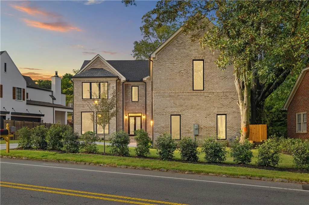 4501 Wieuca Road Ne, Atlanta, Georgia 30342, 5 Bedrooms Bedrooms, 0 ,5 BathroomsBathrooms,Residential,For Sale,4501 Wieuca Road Ne,7848470