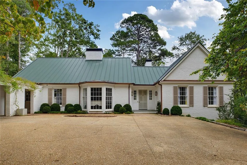 4061 Glen Devon Drive Nw, Atlanta, Georgia 30327, 5 Bedrooms Bedrooms, 0 ,3 BathroomsBathrooms,Residential,For Sale,4061 Glen Devon Drive Nw,7850238