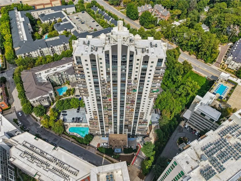 3481 Lakeside Drive Ne Unit 2503, Atlanta, Georgia 30326, 2 Bedrooms Bedrooms, 0 ,2 BathroomsBathrooms,Residential,For Sale,3481 Lakeside Drive Ne Unit 2503,7852821