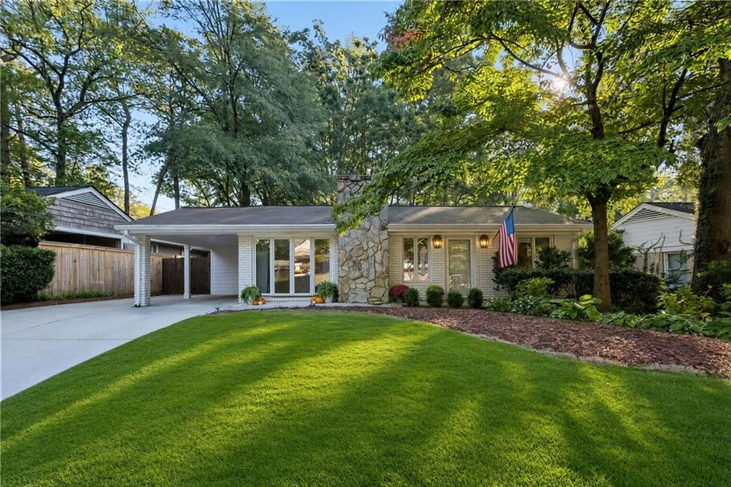 2447 Fernleaf Court Nw, Atlanta, Georgia 30318, 3 Bedrooms Bedrooms, 0 ,2 BathroomsBathrooms,Residential,For Sale,2447 Fernleaf Court Nw,7854785